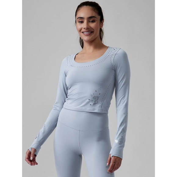 Athleta Shanti Eyelet Blue Long Sleeve Floral Top Size Medium - Picture 2 of 9